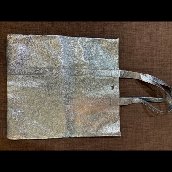 💕 BURBERRY metallic leather turquoise XL tote - Picture 2 of 6